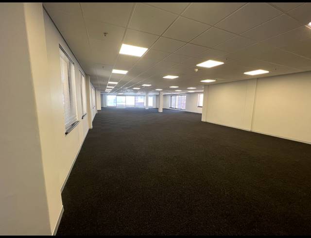 1,356M² OFFICE TO LET IN ROSEBANK